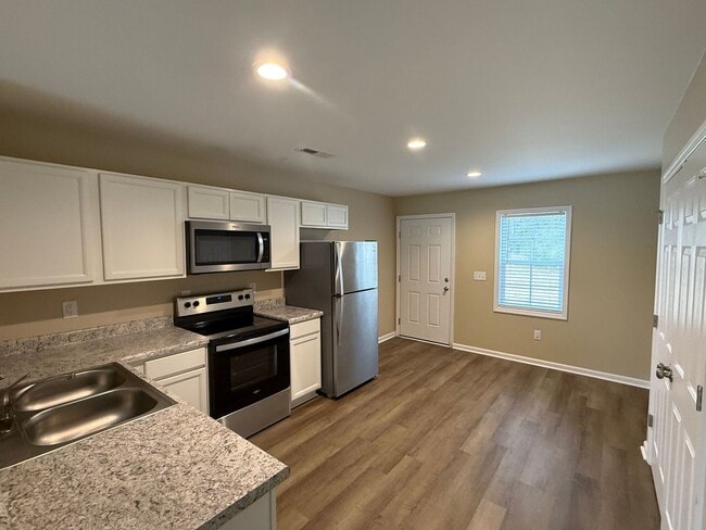 Photo - Nice 2 Bedroom, 2 bath duplex