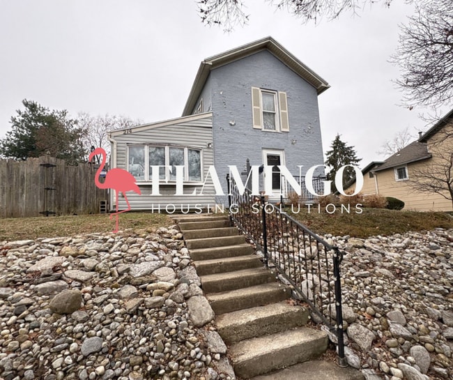 Building Photo - 214 W Main St