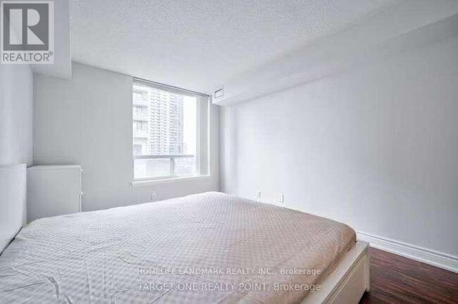 Photo - 35 Empress Ave