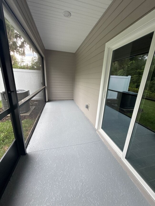 Photo - Oak Hammock Preserve Townhomes - New Construction - 3/2.5/1 1672 sqft ***Won't Last***