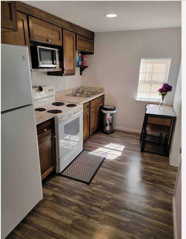 Building Photo - 8041 Howard Dr Unit 2 Rental