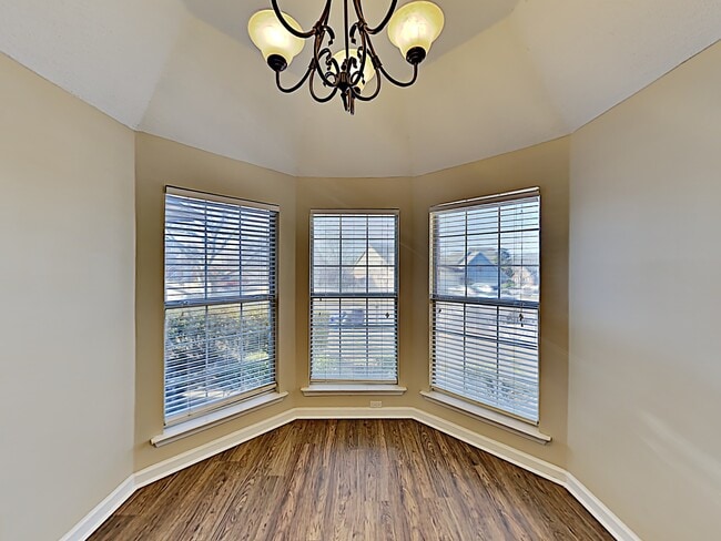 Photo - 1146 Red Fern Cir E