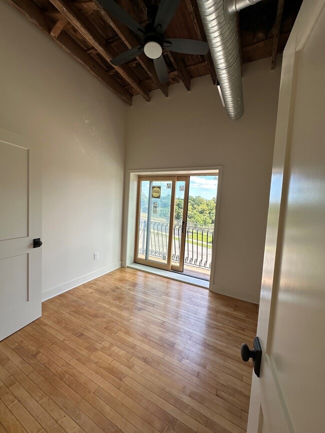 Bedroom (2) - 4 Lock St Unit B