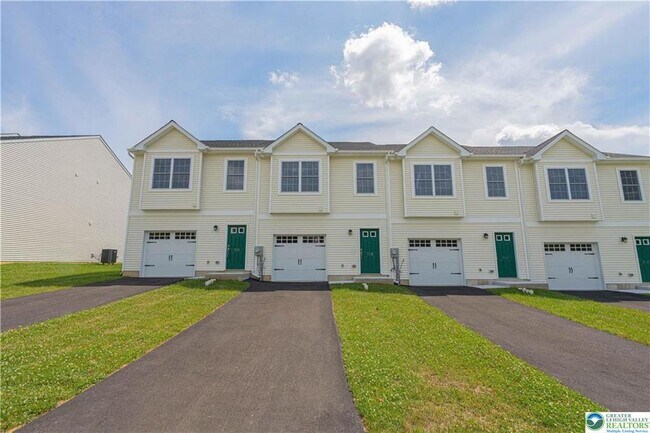 Photo - 746 Blue Heron Dr