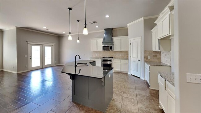 Photo - 5720 St James Pl