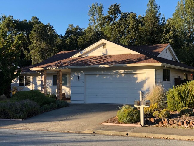 Charming 3bd/2ba in Oakmont's 55+ Adult Co... - Charming 3bd/2ba in Oakmont's 55+ Adult Co... House