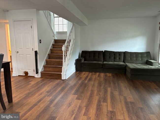 Photo - 20 Woodvale Dr