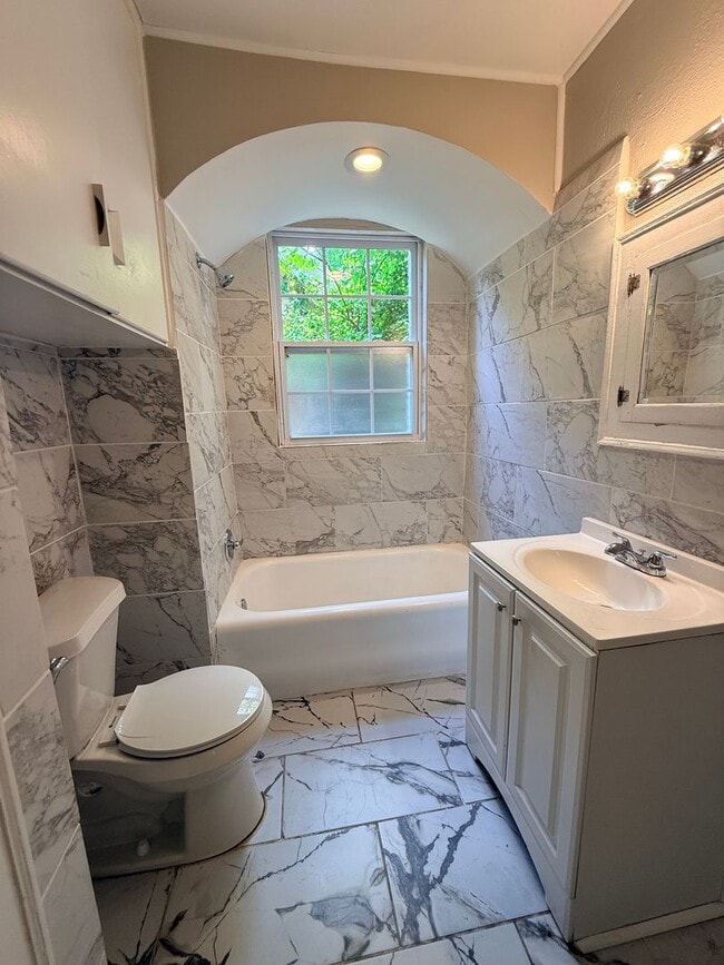 Photo - For Rent- 3 Bedrooms, 1 bath