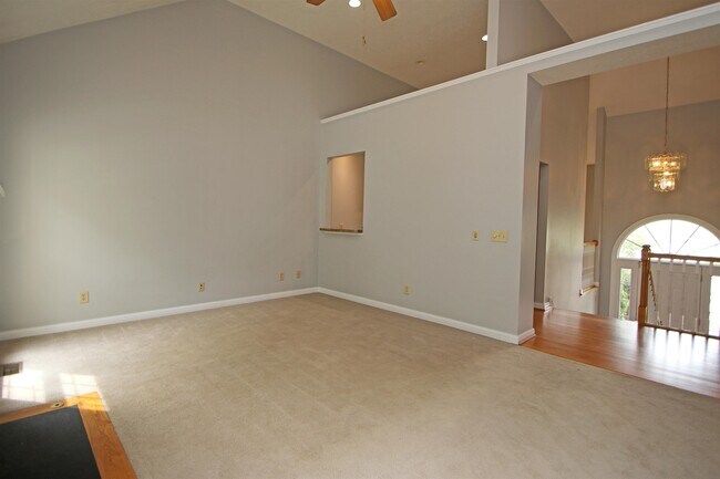 Photo - 155 Chelsea Cir