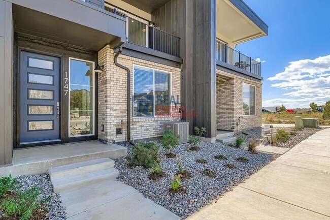 Photo - 1747 Peak Lp