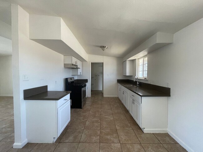 Photo - Modern Living in California City