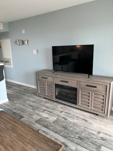 Photo - 9520 Seawall Blvd