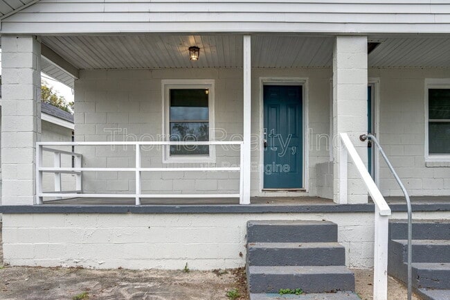 Photo - 1504 Coleman St SE