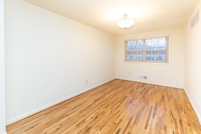 Photo - Foxridge Townhomes