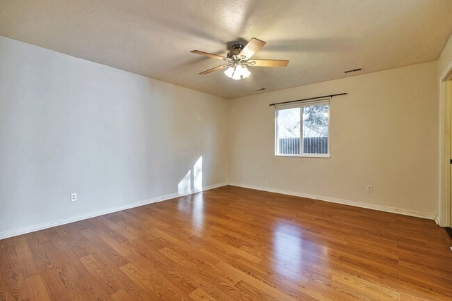 Photo - 3 Bed - 2.5 Bath, Beautiful Home in Ogden - Fully Fenced Yard! - Available on June 10th!
