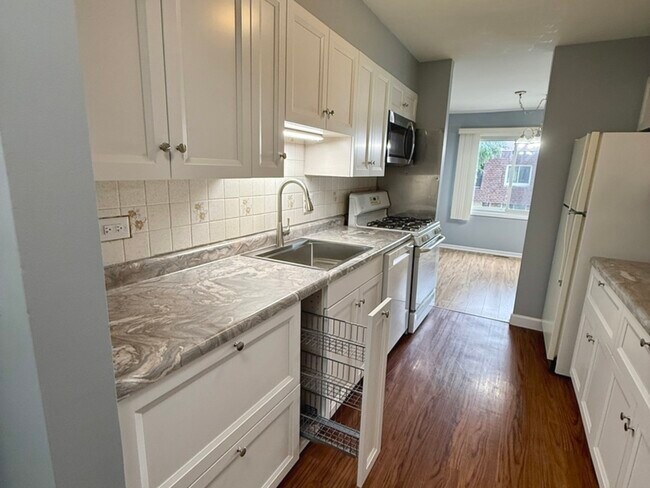 3026 Roberts Dr Unit 8