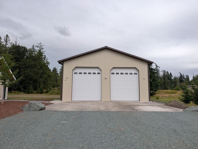 Photo - 13837 Bayview Rd