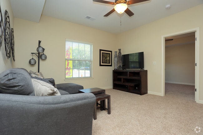 1BR ADA - 638SF - Living Area