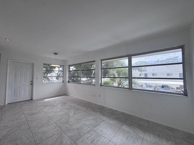 Photo - 306 Parkside Dr