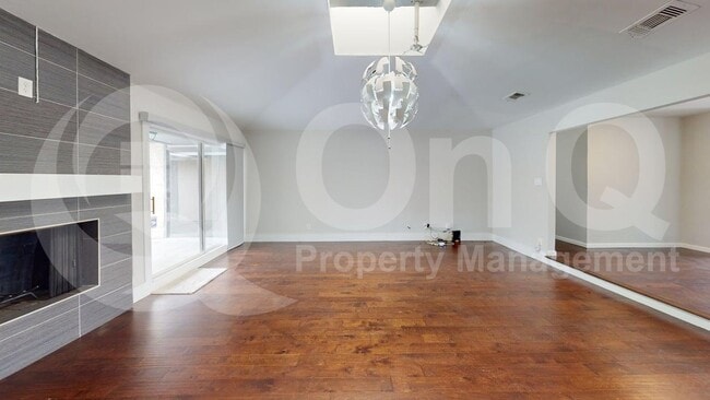 Photo - 914 Hillsdale Dr