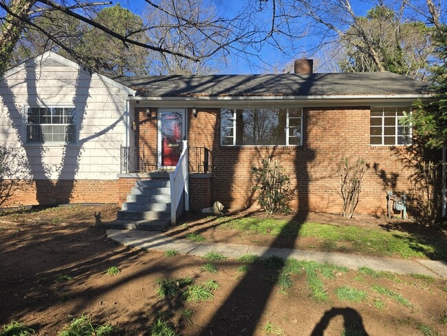 Photo - 1831 W 1st St