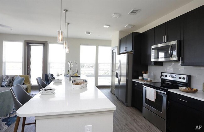 Photo - 1111 N Durham Dr