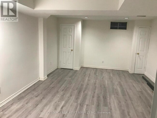 Photo - 155 Highland Crescent