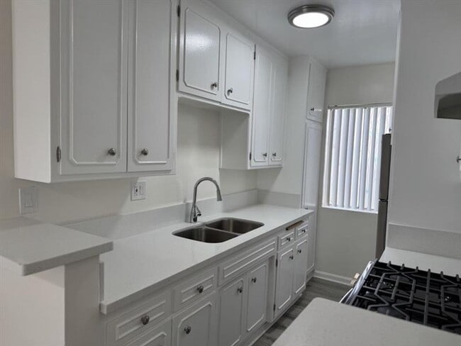 Photo - 10520 Balboa Blvd Unit 34