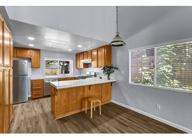 Photo - 625 Forester Ln