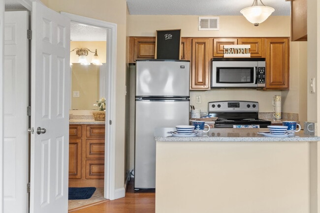 The Pawn - 1 Bed / 1 Bath - 631-661 Sq.Ft.