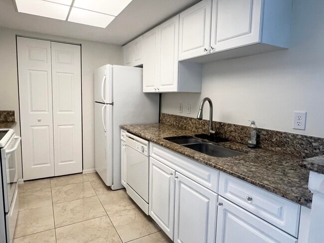Photo - 900 Crestwood Ct S Unit 918