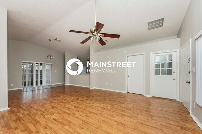 Photo - 3 Bedroom Pet-Friendly Home in Orlando, FL with Main Street Renewal