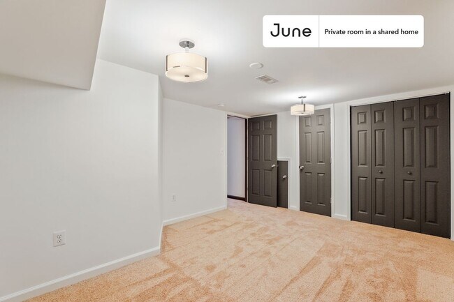 Photo - Room in Shared 5 bed/2 bath home Unidad BD