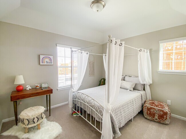 Secondary Bedroom (Plan 4301) - Pradera Oaks