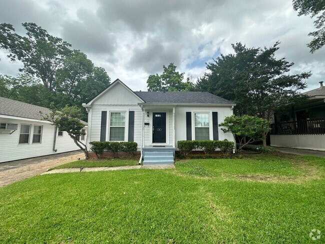 Building Photo - Beautiful 3 Bedroom South Highland House