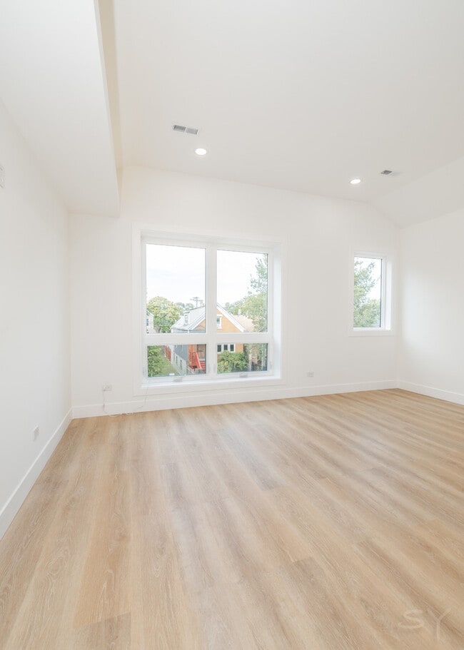 Photo - 1245 S Fairfield Ave Unidad 3