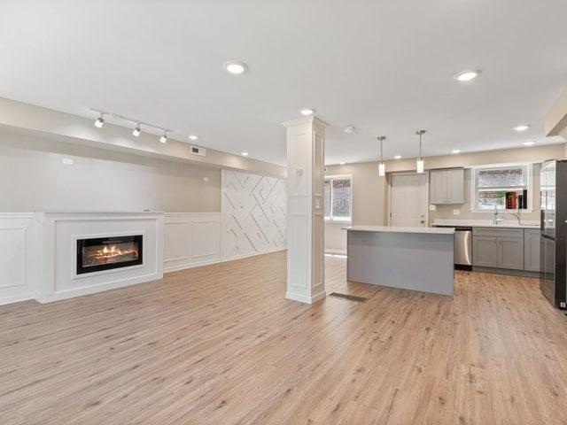 Photo - 8325 S Ingleside Ave