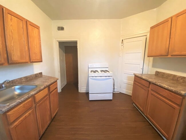 Photo - Highland Park - Apartments For Rent In Pittsburgh Unit 2