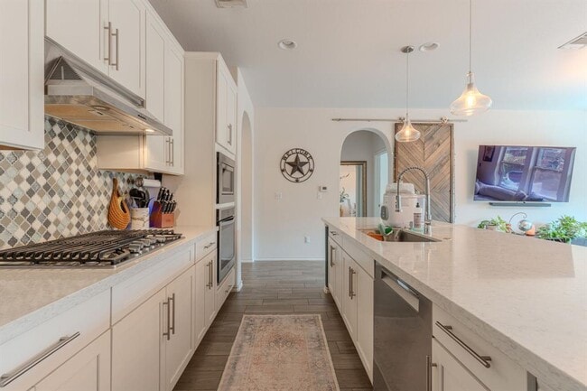 Photo - 11813 Arran St