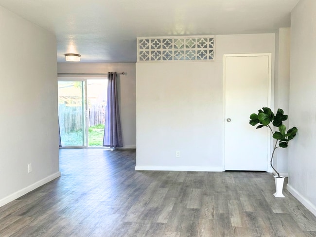 Photo - 1671 Anoka Ave