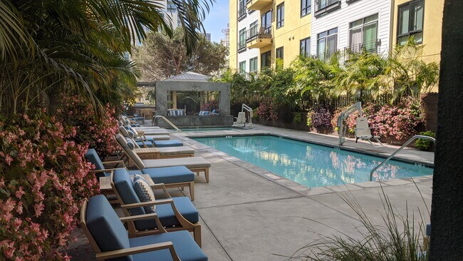 889 Date St Unit 143