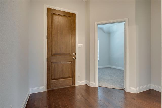 Photo - 605 Boardwalk Way