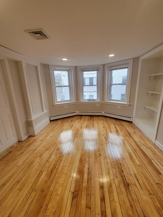 Photo - 15 Broadway-Unit 2 Unit 2