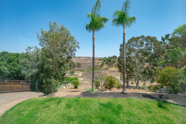 Photo - Luxe Spacious Home Near Parks Fully Equipped