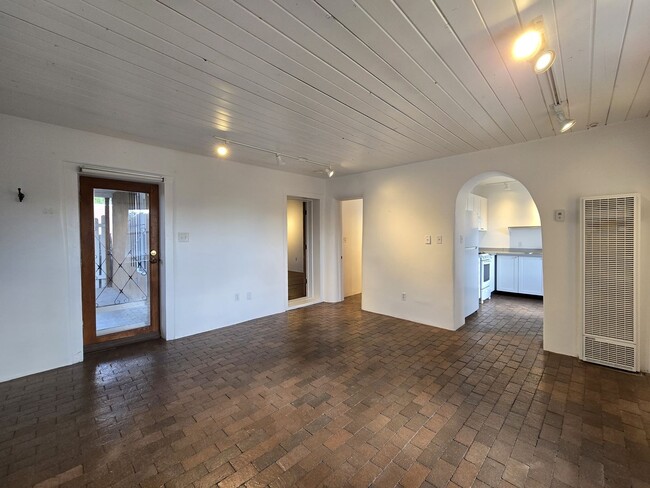 Photo - 808 Agua Fria St