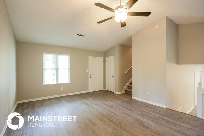 Photo - 733 Emerald Forest Cir SW House