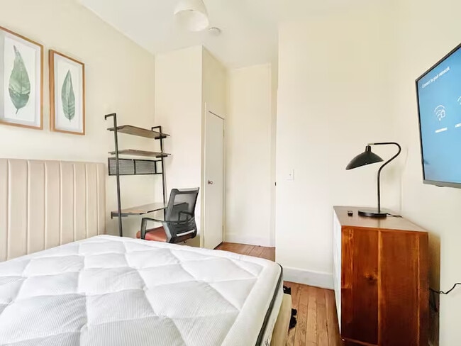 Furnished room/NOT APARTMENT