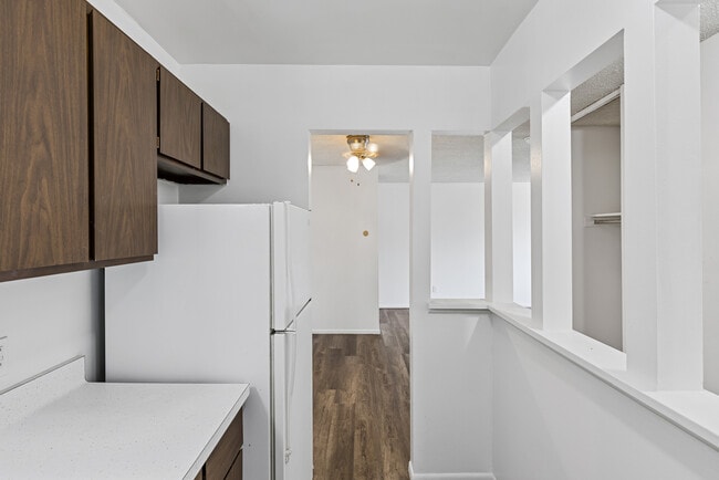 Photo - Riverside Apartments