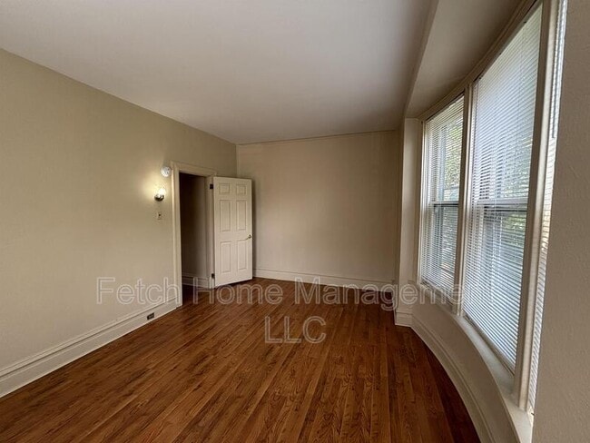 Photo - 214 Briggs St