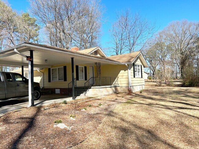 Photo - 264 McCalla Rd House